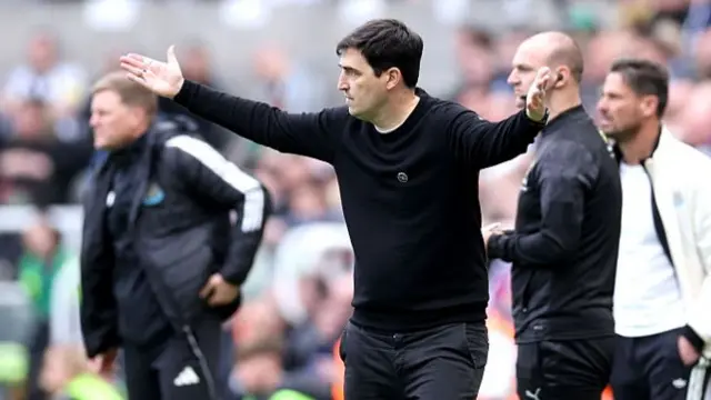 Andoni Iraola, Manager of AFC Bournemouth, reacts