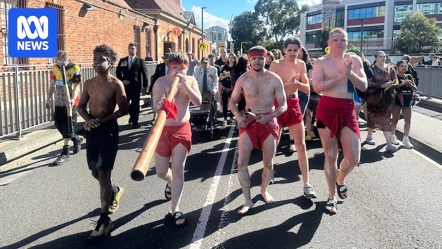 Booing at Anzac Day services shows lack of public awareness of racism in Australia
