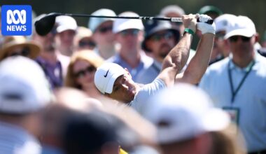 Rory McIlroy holds record Masters lead after stunning second round, Jason Day bogeys 18th hole at Augusta