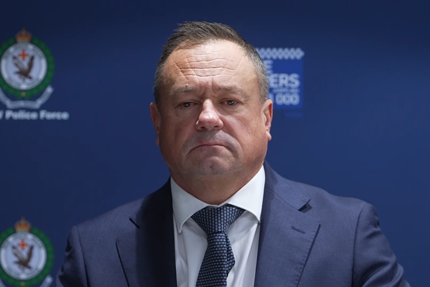 Detective Sergeant Jason Box providing an update to the media after public place shootings on 180426