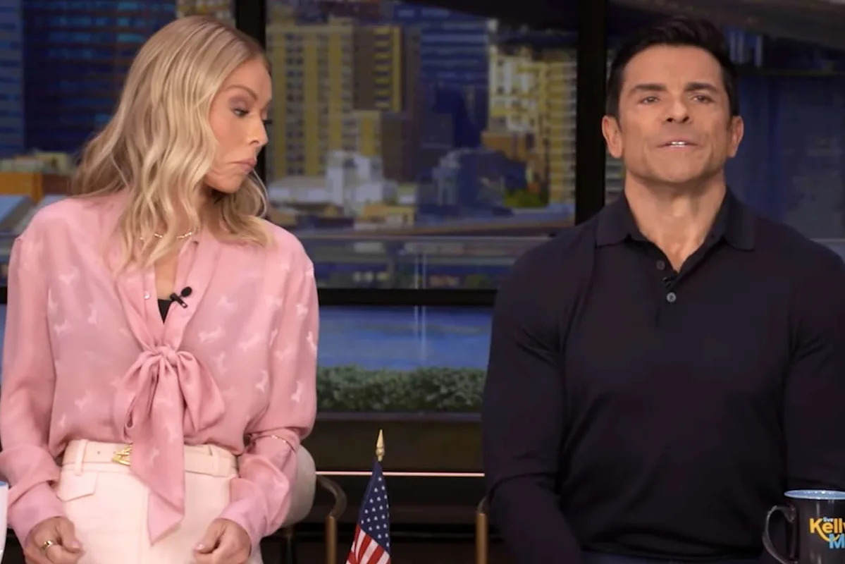 Kelly Ripa Wonders Why Mark Consuelos Never Peeks When He's at the Urinal: 'I Would Have to Take a Look'