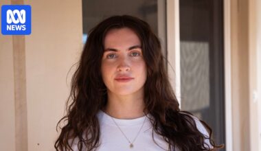 Backpackers jobless after ex-Tropical Cyclone Narelle shuts down Exmouth ahead of Easter holiday