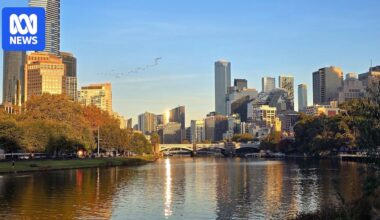 Melbourne on track to record its longest run of warm April days in more than a decade