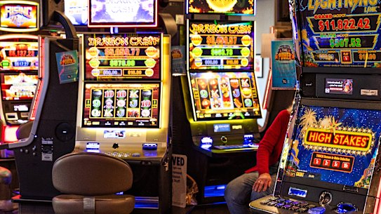 Reforms to pokies have been delayed in Victoria.