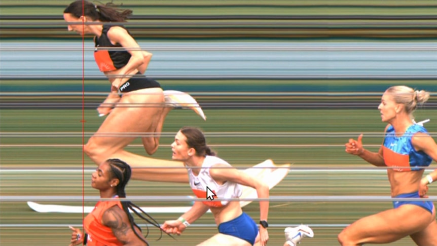 Sha'Carri Richardson's photo finish with Halle Martin in the Stawell Gift semifinal.