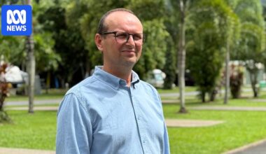 Queensland Tourism Industry Council calls on government for support as tourists cancel bookings