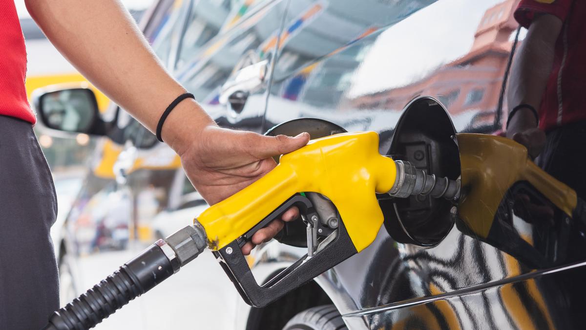 FuelWatch: Fuel prices fall across Perth in time for ANZAC Day long weekend