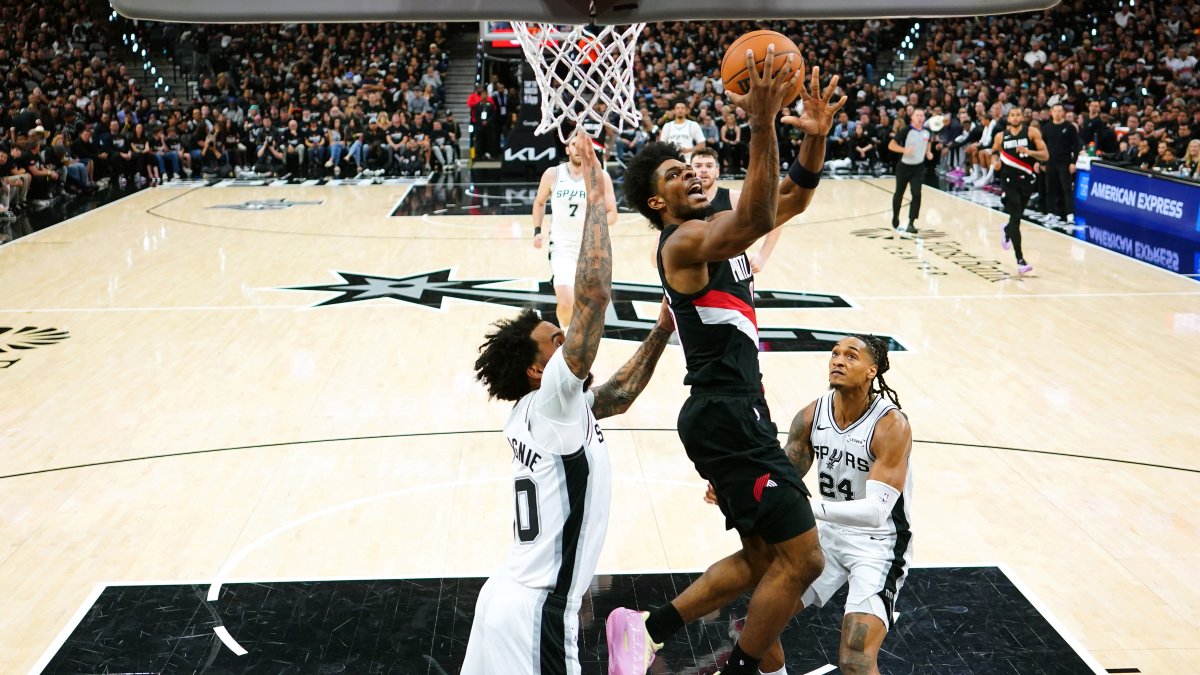 Blazers upset Spurs, Sixers level NBA playoff series with Celtics