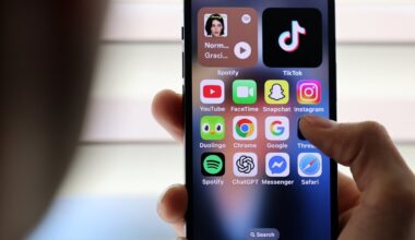 Australia to Europe: Momentum builds to curb kids' social media use