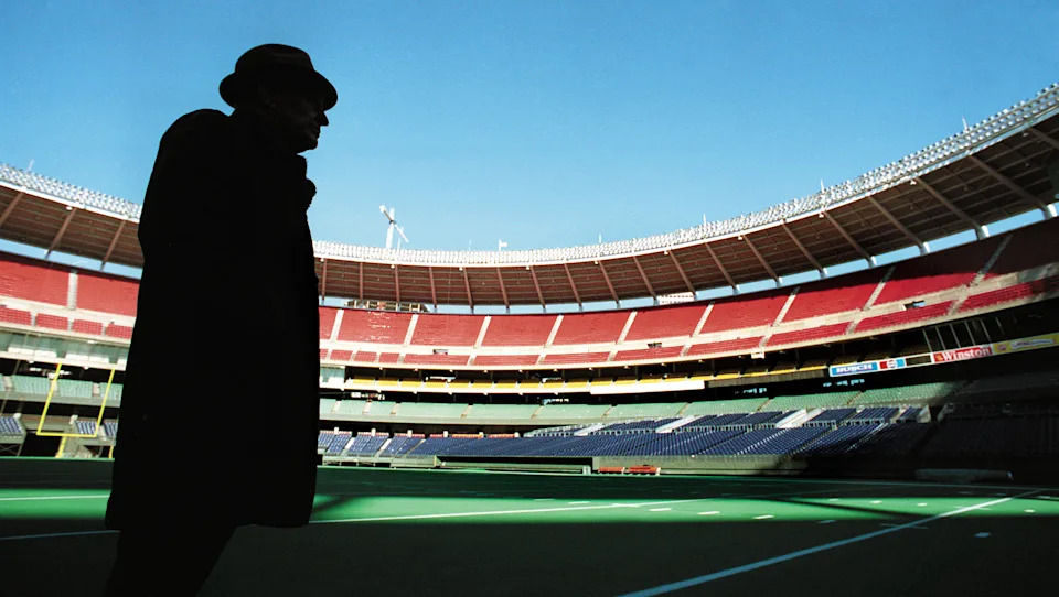 When Paul Brown traded the Bengals' first-round pick in 1989, the team had struggled to sign its first-round selections of previous years.