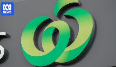 ACCC says Woolworths 'contravened' own guardrails for 'Prices Dropped' promotion, court hears