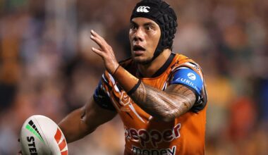 NRL 2026: Jarome Luai meets with PNG Chiefs ahead of contract deadline, ‘heartbreaking’ for Wests Tigers