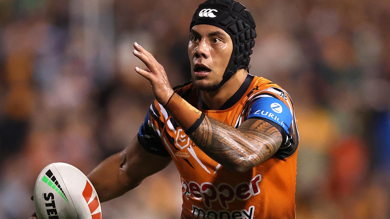 NRL 2026: Jarome Luai meets with PNG Chiefs ahead of contract deadline, ‘heartbreaking’ for Wests Tigers