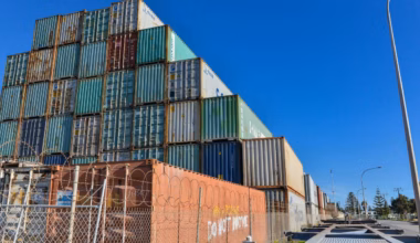 Australia, France vow deeper economic ties amid trade turmoil