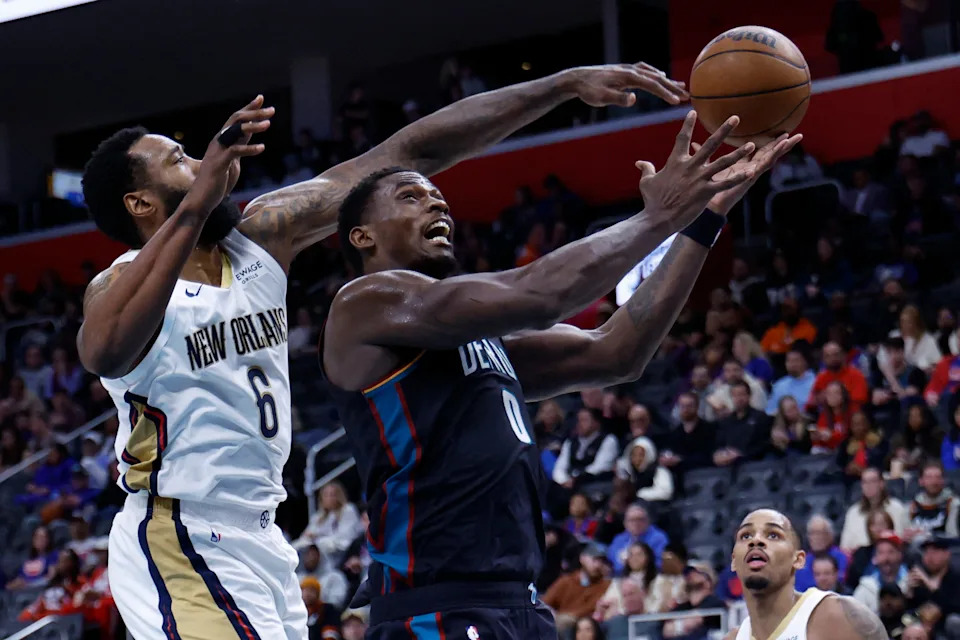 Pistons center Jalen Duren (0) shoots on Pelicans center DeAndre Jordan (6) in the second half at Little Caesars Arena.