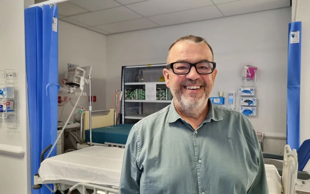 Dr Alberto Ramirez