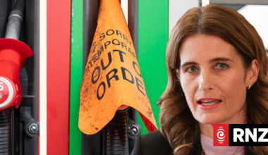 Moody's credit rating agency downgrades outlook for New Zealand