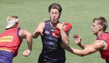 Fremantle Dockers forward Tobyn Murray learning off Sam Switkowski and Michael Frederick