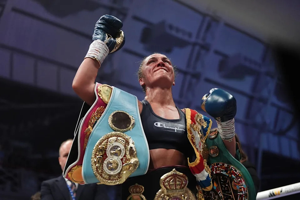 Ellie Scotney looks to the sky after winning undisputed status at super-bantamweight (PA)