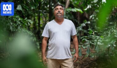 Kakadu helicopter crash victim recounts dramatic rescue on CareFlight's 20th anniversary