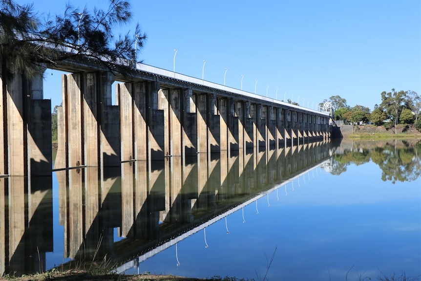 A water barrage with still water