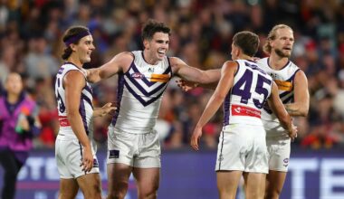FOLLOW LIVE: Fremantle Dockers face Adelaide Crows under Friday night lights at Adelaide Oval
