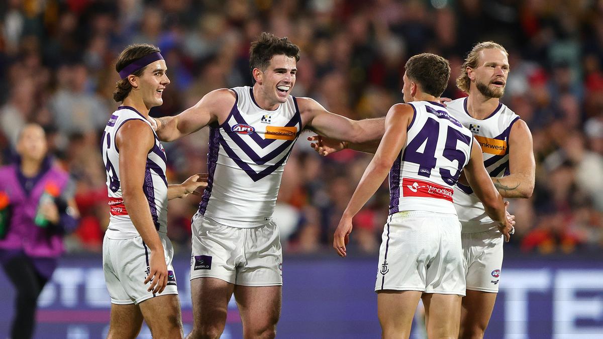 FOLLOW LIVE: Fremantle Dockers face Adelaide Crows under Friday night lights at Adelaide Oval
