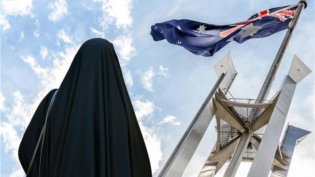 At least two women linked to ISIS expected to be detained upon their arrival to Australia