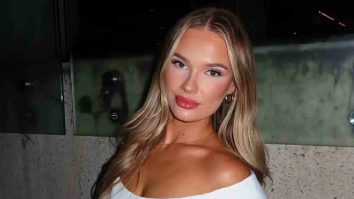 Australian influencer apologises for leaving baby in a Balinese hotel room to get massage