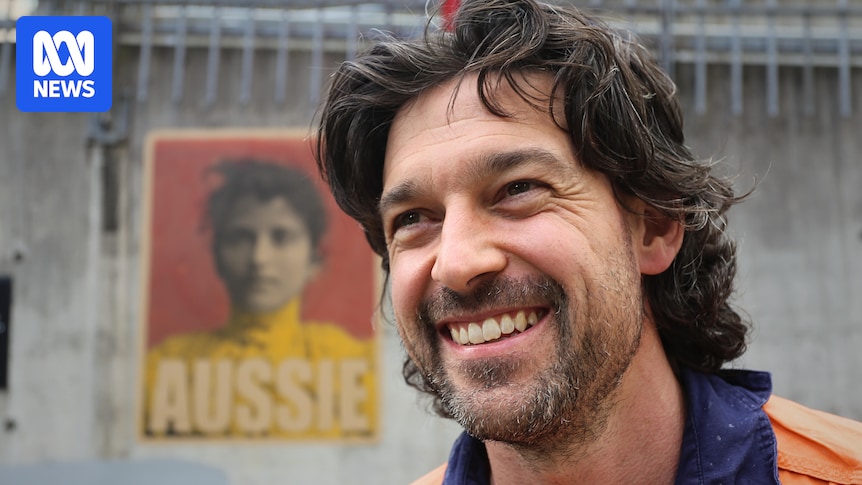 Why street artist Peter Drew decided to bring back his 'Aussie' poster series