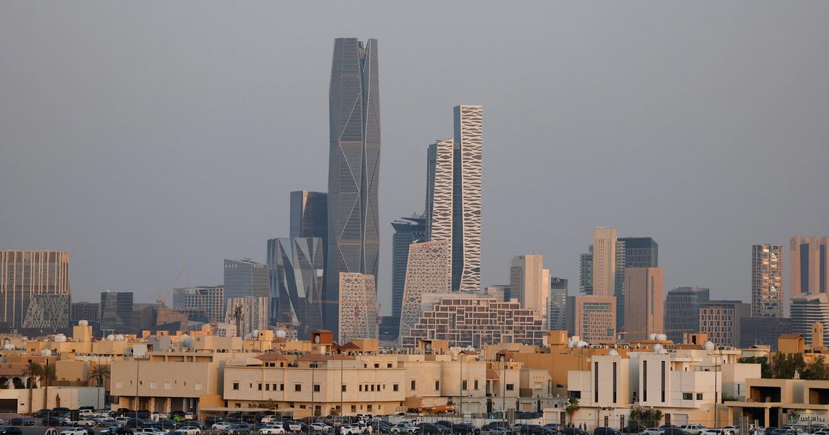 War or peace, Gulf wealth funds keep investing