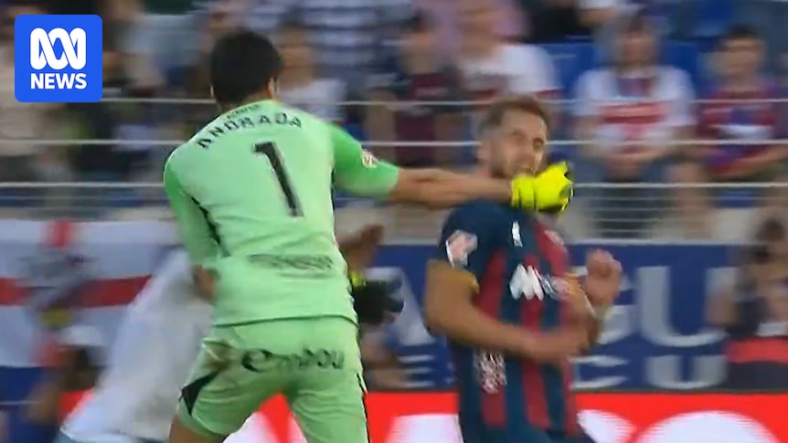 Esteban Andrada punches Jorge Pulido, sparking Aragonese derby brawl between Real Zaragoza and Huesca