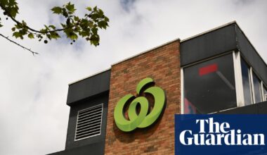 Consumer watchdog zeroes in on Woolworths’ allegedly fake discounts as it meets supermarket giant in court | Consumer affairs