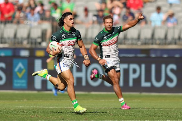 Kaeo Weeks streaks clear to score for Canberra.