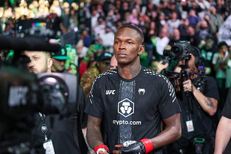 Former NFL wide receiver calls out Israel Adesanya for MMA fight