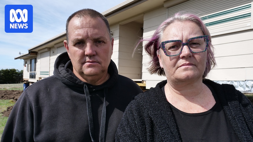 Camperdown couple 'relieved' to see home relocated after being built on wrong block