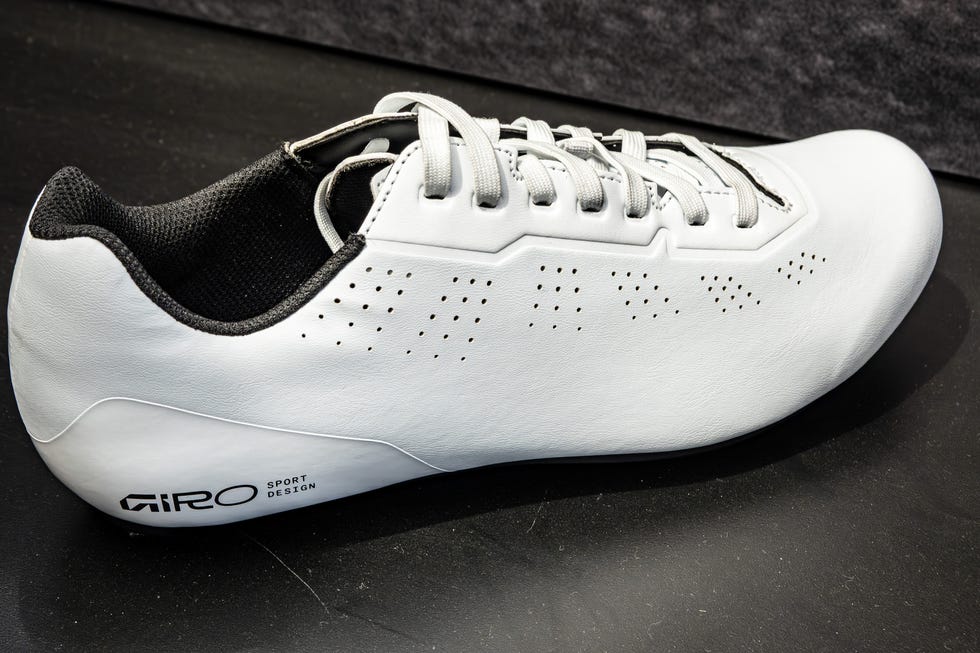 Cycling shoe designed for performance and comfort. Cycling shoe designed for performance and comfort.
