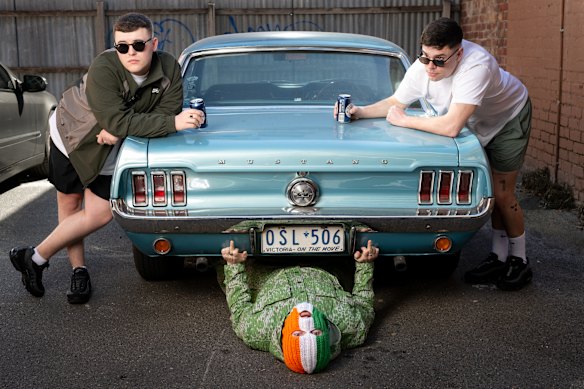 The band took a moment to check the oil when they visited Melbourne last March. 