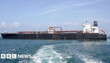 Which Asian countries are passing through the Strait of Hormuz? - BBC