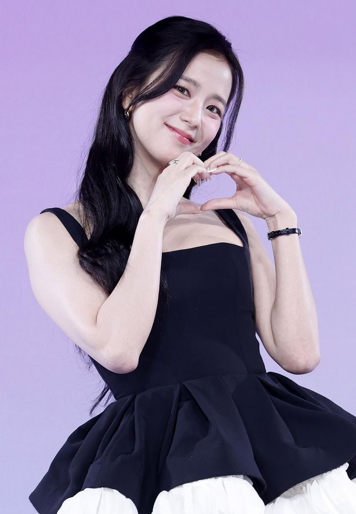 BLACKPINK’s Jisoo poses at a press event for Netflix’s “Boyfriend on Demand.” Newsis  