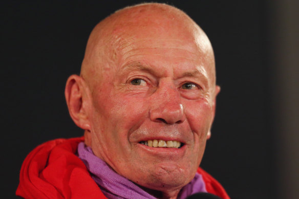 Hawthorn legend Don Scott has voiced concerns about the delay in AFL Life Members receiving their annual gold passes.   