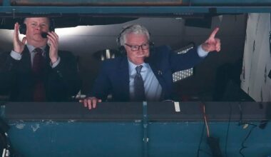 Longtime Hockey Night in Canada, Vancouver Canucks broadcaster John Garret dead at 74