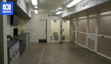 Youth detention watchdog calls for upgrade to 'harmful' cells to improve children's access to justice