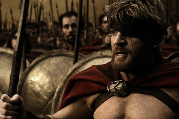 David Wenham had to keep his tan up while filming 300.