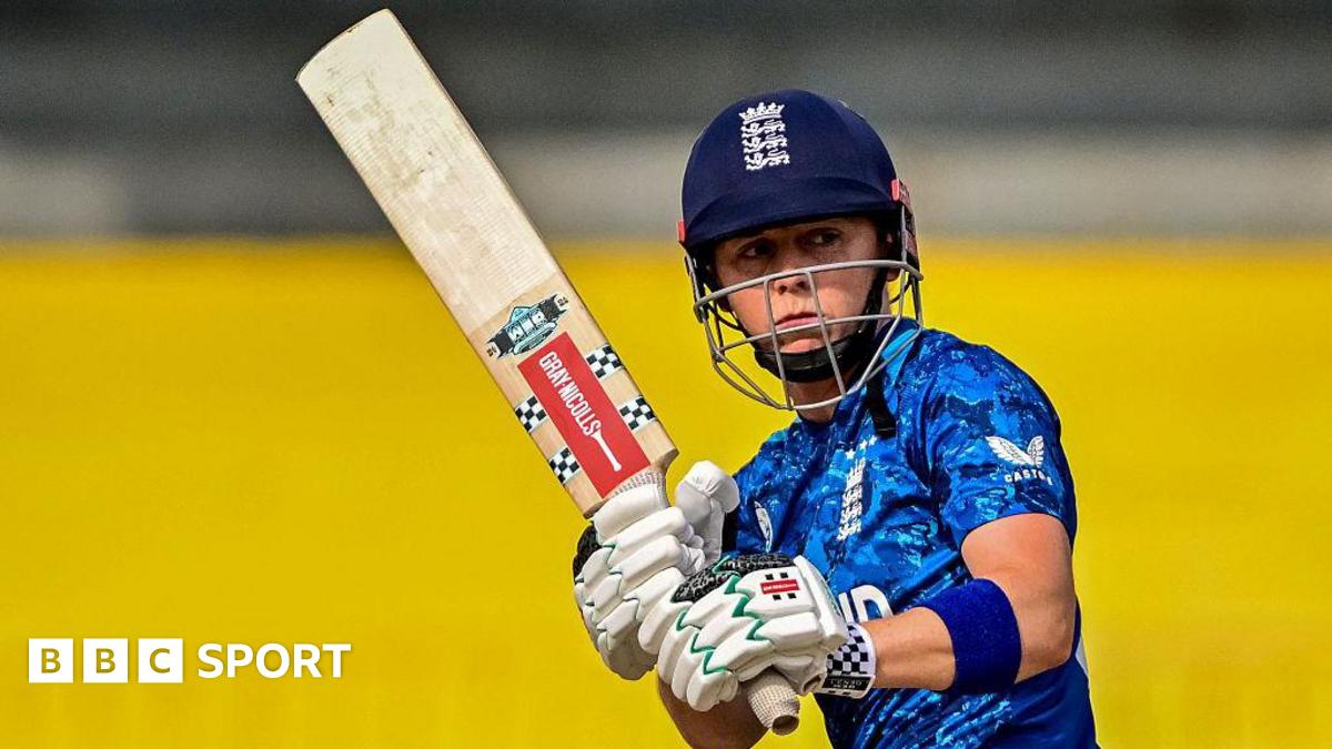 Heather Knight batting for England