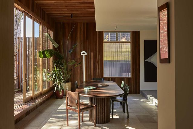 Carlton Laneway House by MRTN Architects