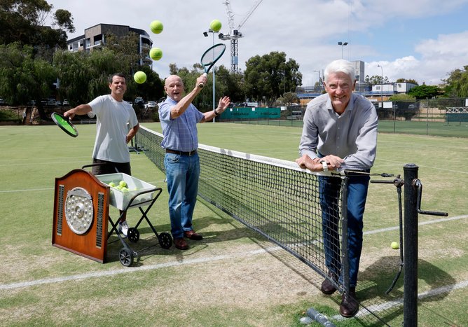 Head coach, Andre Vaz Pinto, member since 1955 Derry Macqueen, and club president Rod O'Dea. 
