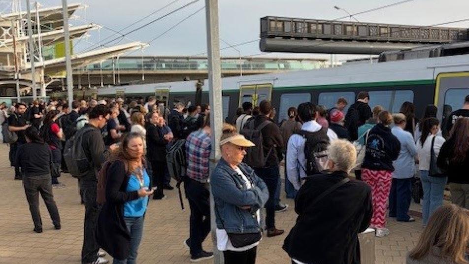 Trains delayed on Perth’s Yanchep Line after railcar hits issues at Glendalough station