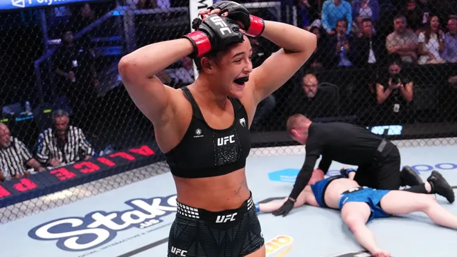 Alice Pereira def. Hailey Cowan, UFC Fight Night 272
