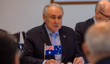 Trade Minister Don Farrell warns Australia risks being left behind on trade